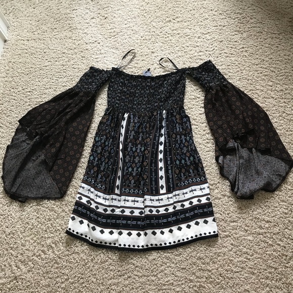 ⚠️only 1 left! 5 ⭐️rated off shoulder bell - Picture 6 of 8